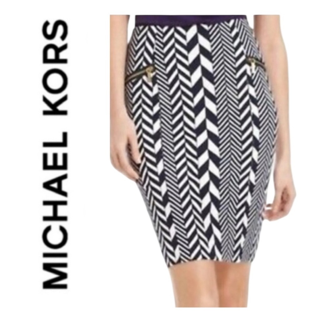 MICHAEL KORS Navy and White Chevron Stripe Gold Zip Pencil Skirt Size 2 Workwear